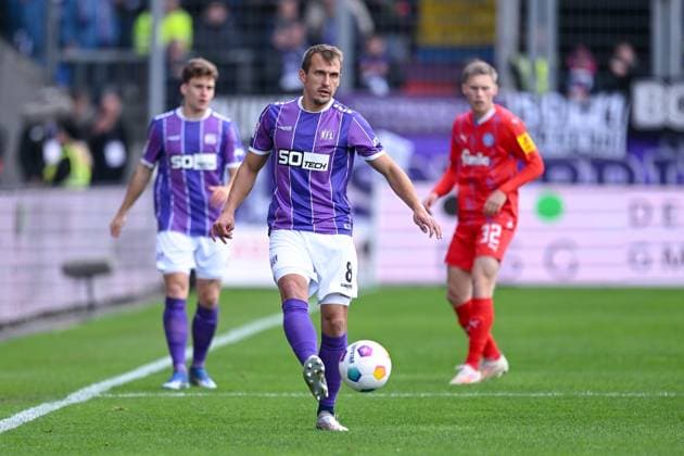 04 11 2023, Football, 2 Bundesliga, Matchday 12 Season 2023 2024, VfL Osnabrück Holstein Kiel, Robert Tesche VfL 1899 Osnabrück xRHR PHOTO TKx Copyright: RHR-FOTOx RHR-FOTO TK