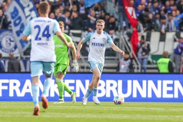 04 11 2023, Football, 2 Bundesliga, Matchday 12, Season 2023 2024, 1 FC Nürnberg FC Schalke 04, Derry John Murkin FC Schalke 04 Nürnberg Max Morlock Stadion Bayern Germany xRHR PHOTO TRx Copyright: RHR-FOTOx RHR-FOTO TR