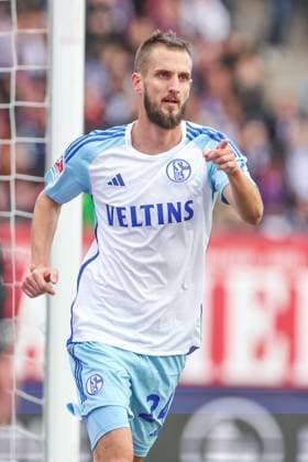 04 11 2023, Football, 2 Bundesliga, Matchday 12, Season 2023 2024, 1 FC Nürnberg FC Schalke 04, Dominick Drexler FC Schalke 04 celebrates after his goal for 0 to 1 Nürnberg Max Morlock Stadion Bayern Germany xRHR PHOTO TRx Copyright: RHR-FOTOx RHR-FOTO TR