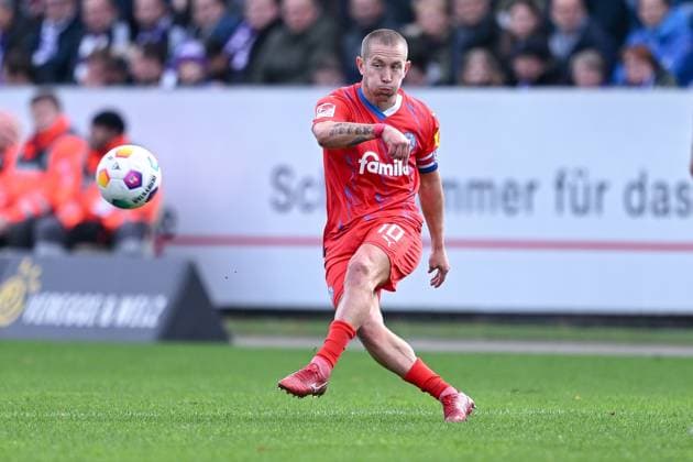 04 11 2023, Football, 2 Bundesliga, Matchday 12 Season 2023 2024, VfL Osnabrück Holstein Kiel, Lewis Holtby Holstein Kiel xRHR PHOTO TKx Copyright: RHR-FOTOx RHR-FOTO TK