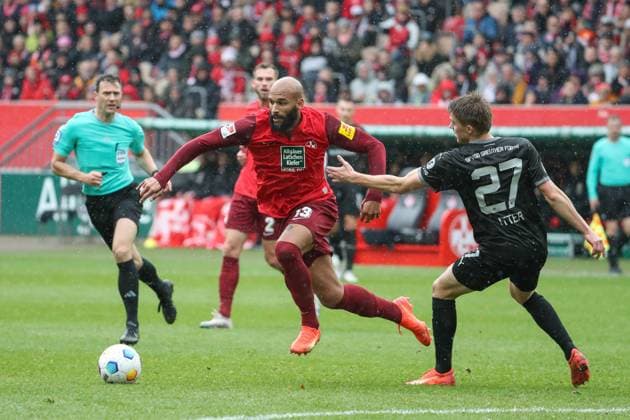 04 11 2023, xusrbx, Soccer 2 Bundesliga, 1 FC Kaiserslautern Spvgg Greuther Fuerth emspor, v l Terrence Boyd 1 FC Kaiserslautern, 13 , Luca Itter SpVgg Greuther Fuerth, 27 , DFL DFB REGULATIONS PROHIBIT ANY USE OF PHOTOGRAPHS as IMAGE SEQUENCES and or QUASI VIDEO Kaiserslautern