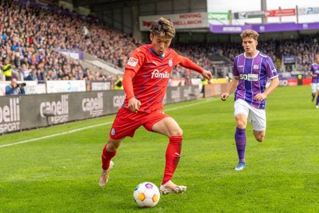 Shuto Machino Holstein Kiel, 13 GER, VfL Osnabrueck vs Holstein Kiel, Football, 2 Bundesliga, Matchday 12, Season 2023 2024, 04 11 2023 DFL REGULATIONS PROHIBIT ANY USE OF PHOTOGRAPHS AS IMAGE SEQUENCES AND OR QUASI VIDEO VfL Osnabrueck vs Holstein Kiel, Football, 2 Bundesliga, Matchday 12, Season 2023 2024, 04 11 2023 Osnabrueck Copyright: xEibner-Pressefoto FabioxDeinertx EP_FDT
