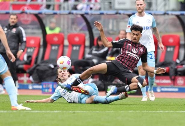 04 11 2023 Soccer Season 2023 2024 2 Soccer Bundesliga 12 Matchday 1 FC Nuremberg FCN Club FC Schalke 04 S04 Knappen Sportfoto Zink DaMa xdaxmax DFL regulations prohibit any use of photographs as image sequences and or quasi video only for editorial use Lino Tempelmann 10, FC Schalke 04 S04 Nathaniel Brown 27, 1 FC Nuremberg FCN