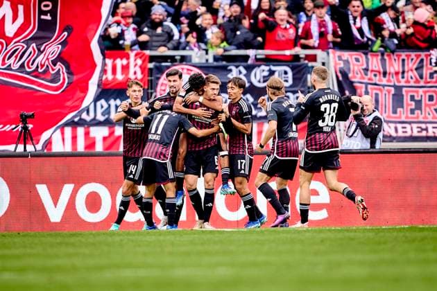 04 11 2023 football season 2023 2024 2 football Bundesliga 12 matchday 1 FC Nürnberg FCN Club FC Schalke 04 S04 Knappen Sportfoto Zink PeKo xpexkox DFL regulations prohibit any use of photographs as image sequences and or quasi video only for editorial use Torjubel Jubel Jubeln Treffer Torschütze 1 1 Florian Flick 6, 1 FC Nürnberg FCN with Nathaniel Brown 27, 1 FC Nürnberg FCN Kanji Okunuki 11, 1 FC Nürnberg FCN Jens Castrop 17, 1 FC Nürnberg FCN Ahmet Gürleyen Guerleyen 3, 1 FC Nürnberg FCN Jannes Kilian Horn 38, 1 FC Nürnberg FCN fcn_s04_peko