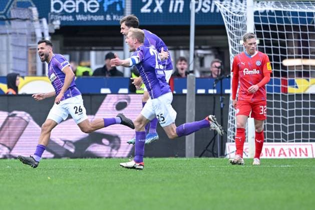 04 11 2023, Football, 2 Bundesliga, Matchday 12 Season 2023 2024, VfL Osnabrück Holstein Kiel, Dave Gnaase VfL 1899 Osnabrück celebrates the goal for 1 0 xRHR PHOTO TKx Copyright: RHR-FOTOx RHR-FOTO TK