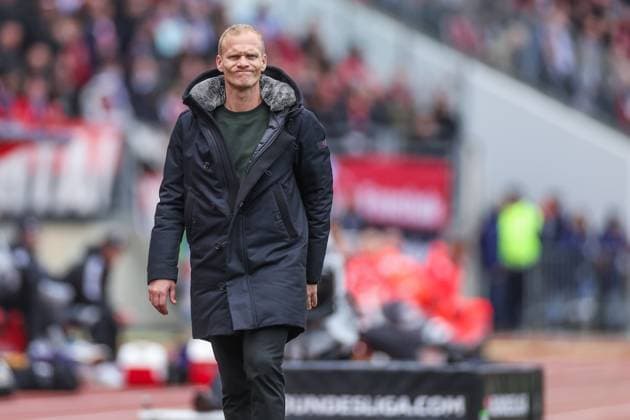 04 11 2023, Football, 2 Bundesliga, Matchday 12, Season 2023 2024, 1 FC Nuremberg FC Schalke 04, Head coach Karel Geraerts FC Schalke 04 Nuremberg Max Morlock Stadion Bayern Germany xRHR PHOTO TRx Copyright: RHR-FOTOx RHR-FOTO TR
