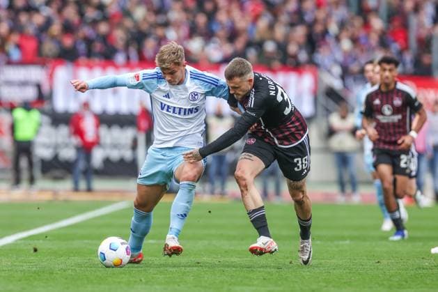 04 11 2023, Football, 2 Bundesliga, Matchday 12, Season 2023 2024, 1 FC Nürnberg FC Schalke 04, f l Keke Topp FC Schalke 04 , Jannes Horn 1 FC Nürnberg Nuremberg Max Morlock Stadion Bayern Germany xRHR PHOTO TRx Copyright: RHR-FOTOx RHR-FOTO TR