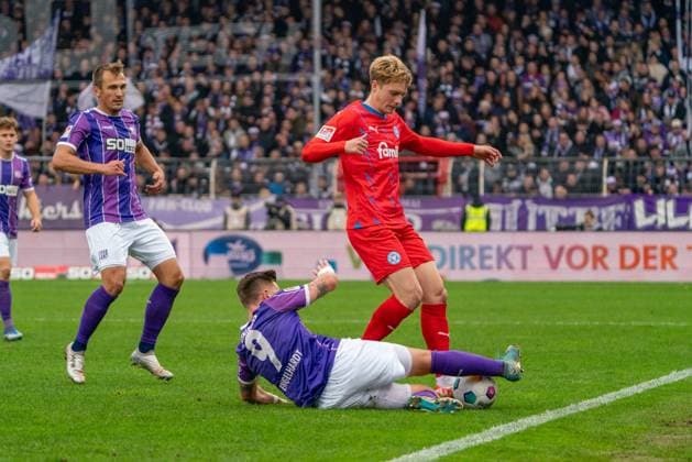 Erik Engelhardt VfL Osnabrueck, 09 GER, VfL Osnabrueck vs Holstein Kiel, Football, 2 Bundesliga, Matchday 12, Season 2023 2024, 04 11 2023 DFL REGULATIONS PROHIBIT ANY USE OF PHOTOGRAPHS AS IMAGE SEQUENCES AND OR QUASI VIDEO VfL Osnabrueck vs Holstein Kiel, Football, 2 Bundesliga, Matchday 12, Season 2023 2024, 04 11 2023 Osnabrueck Copyright: xEibner-Pressefoto FabioxDeinertx EP_FDT
