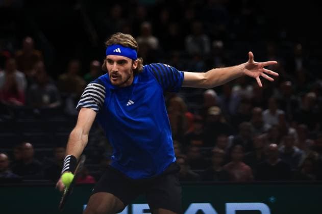 2023 ATP, Tennis Herren Paris Masters 1000 Mylene Deroche IP3 - Greece s Stefanos Tsitsipas in action druring the semi final match of the men s single, on day six of the Paris ATP Masters 1000 tennis tournament at the Accor Arena - Palais Omnisports de Paris-Bercy - in Paris, France, on november 4, 2023.  Copyright: xIP3xPRESS MAXPPPxMylenexDerochex IP3DER231104027 IP3DER231104027