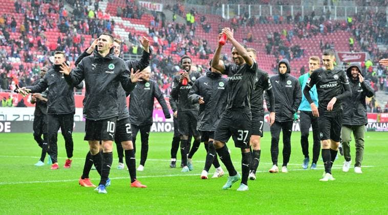 04 11 2023 Soccer Season 2023 2024 2 Soccer Bundesliga 12 Matchday 1 FC Kaiserslautern Lautern FCK Rote Teufel SpVgg Greuther Fürth Kleeblatt Sportfoto Zink xwoxzix DFL regulations prohibit any use of photographs as image sequences and or quasi video only for editorial use Mannschaft Team Fürth Jubel Freude nach Spielende Branimir Hrgota 10 SpVgg Greuther Fürth Julian Green 37, SpVgg Greuther Fürth