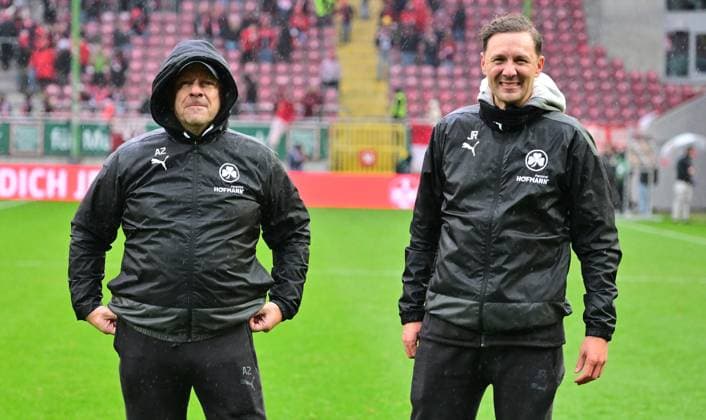 04 11 2023 Soccer Season 2023 2024 2 Soccer Bundesliga 12 Matchday 1 FC Kaiserslautern Lautern FCK Rote Teufel SpVgg Greuther Fürth Kleeblatt Sportfoto Zink xwoxzix DFL regulations prohibit any use of photographs as image sequences and or quasi video only for editorial use Alexander Zorniger Trainer SpVgg Greuther Fürth Jurek Rohrberg Trainer Assistent SpVgg Greuther Fürth nach Spielende