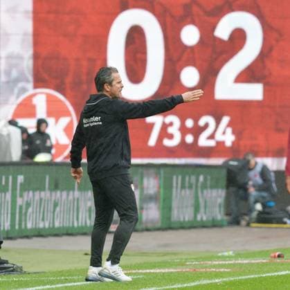 Football 2 Bundesliga Season 2023 24 Kaiserslautern Fritz Walter Stadion 28 10 2023 1 FC Kaiserslautern fck SpVgg Greuther Fürth fue 0 2 Coach Dirk SCHUSTER 1 FC Kaiserslautern Football 2 Bundesliga 1 FC Kaiserslautern