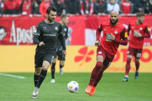 04 11 2023, xusrbx, Soccer 2 Bundesliga, 1 FC Kaiserslautern Spvgg Greuther Fuerth emspor, v l Oussema Haddadi SpVgg Greuther Fuerth, 5 , Terrence Boyd 1 FC Kaiserslautern, 13 , DFL DFB REGULATIONS PROHIBIT ANY USE OF PHOTOGRAPHS as IMAGE SEQUENCES and or QUASI VIDEO Kaiserslautern