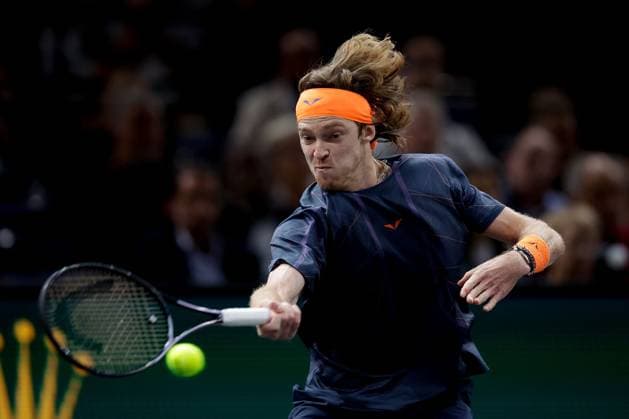 Paris, 04 11 2023 Tennis Rolex Paris Masters 2023, Novak Djokovic Andrei Andreyevich Rublyov v l , Andrei Andreyevich Rublyov plays a forehand Copyright: AntonioxBorga