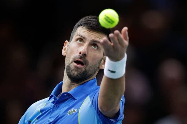 Paris, 04 11 2023 Tennis Rolex Paris Masters 2023, Novak Djokovic Andrei Andreyevich Rublyov v l , Novak Djokovic makes a serve Copyright: AntonioxBorga