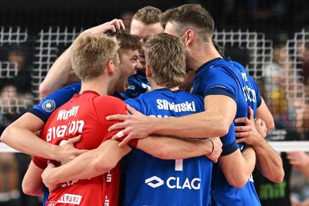 Volleyball I Men I 2023 2024 I Bundesliga I DVV Pokal Round of 16 I SVG Lüneburg Baden Volleys SSC Karlsruhe I 4 11 2023 Theo Mohwinkel 8, SVG Lüneburg shouts out his joy, cheers Lüneburg LKH Arena Niedersachsen Germany Copyright: xLobeca AndreasxHannigx