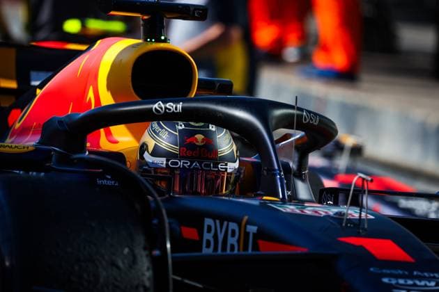 01 VERSTAPPEN Max (nld), Red Bull Racing RB19, action during the 2023 Formula 1 Rolex Grande Premio de Sao Paulo, 20th round of the 2023 Formula One World Championship, WM, Weltmeisterschaft from November 3 to 5, 2023 on the Autodromo JosÃ Carlos Pace, in Sao Paulo, Brazil - F1 - SAO PAULO GRAND PRIX 2023 DPPI Panoramic  00123044_G0OD0221
