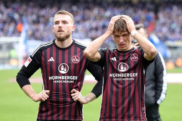 04 11 2023 Soccer season 2023 2024 2 Soccer Bundesliga 12 Matchday 1 FC Nürnberg FCN Club FC Schalke 04 S04 Knappen Sportfoto Zink DaMa xdaxmax DFL regulations prohibit any use of photographs as image sequences and or quasi video only for editorial use Jannes Kilian Horn 38, 1 FC Nürnberg FCN Benjamin Goller 14, 1 FC Nürnberg FCN disappointed Disappointment after the end of the match