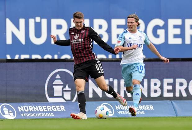 04 11 2023 Soccer Season 2023 2024 2 Soccer Bundesliga 12 Matchday 1 FC Nürnberg FCN Club FC Schalke 04 S04 Knappen Sportfoto Zink DaMa xdaxmax DFL regulations prohibit any use of photographs as image sequences and or quasi video only for editorial use Florian Flick 6, 1 FC Nürnberg FCN Lino Tempelmann 10, FC Schalke 04 S04