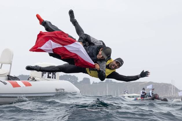 Bilder des Jahres 2023, Sport 11 November Sport Themen der Woche KW44 Sport Bilder des Tages ALGARROBO, CHILE - NOV 4. Stefano Peschiera Loret De MolaÊde Peru compite en la categoria Dinghy ILCA 7 Masculino de la medal race durante los Juegos Panamericanos Santiago 2023 en Playa Algarrobo Norte Playa El Quisco Stefano Peschiera Loret De MolaÊfrom Peru compete in the Men s Dinghy ILCA 7 class the medal race during the Santiago 2023 Pan American Games at Playa Algarrobo Norte Playa El Quisco. (Foto de Matias Capizzano Santiago 2023 via Photosport) Dia 15, Vela bote ILCA 7 regata final Day 15, Sailing dinghy ILCA 7Êmedal race.