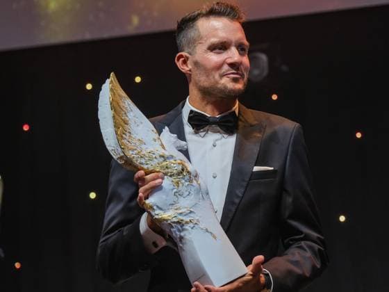 Jan Frodeno, 41. Deutscher Sportpresseball, Verleihung der Ehrung im Jahre 2023, Frankfurt am Main, 04.11.2023, Deutscher Sportpresseball, Verleihung der Ehrung im Jahre 2023, Frankfurt am Main, 04.11.2023, Frankfurt *** Jan Frodeno, 41 German Sports Press Ball, award ceremony in 2023, Frankfurt am Main, 04 11 2023, German Sports Press Ball, award ceremony in 2023, Frankfurt am Main, 04 11 2023, Frankfurt Copyright: xEibner-Pressefoto FlorianxWieganx EP_FWD
