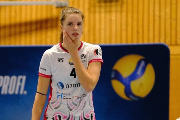 Volleyball, Frauen, Volleyball Academy Zürich - Geneve Volley Geneve Volley Dutch Setter Hyke Lyklema (4) MVP of her team - SWISS FEMALE VOLLEY - LNA - Volleyball Academy Zurch vs Geneve Volley Kloten Ruebisbach Arena Zürich Schweiz Copyright: xSergioxBrunettix