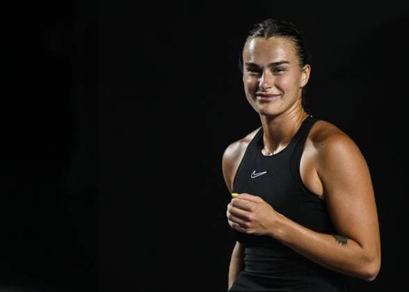 2023 WTA, Tennis Damen Finals - Day 6 CANCUN, MEXICO - NOVEMBER 4: Aryna Sabalenka faces Iga Swiatek in the second Semi-Final match on Day 7 of the GNP Seguros WTA Finals Cancun 2023, part of the Hologic WTA Tour, on November 4, 2023, in Cancun, Quintana Roo, Mexico. Cancun Mexico  Copyright: xArturxWidakx originalFilename:widak-2023wtaf231104_np9YO.jpg