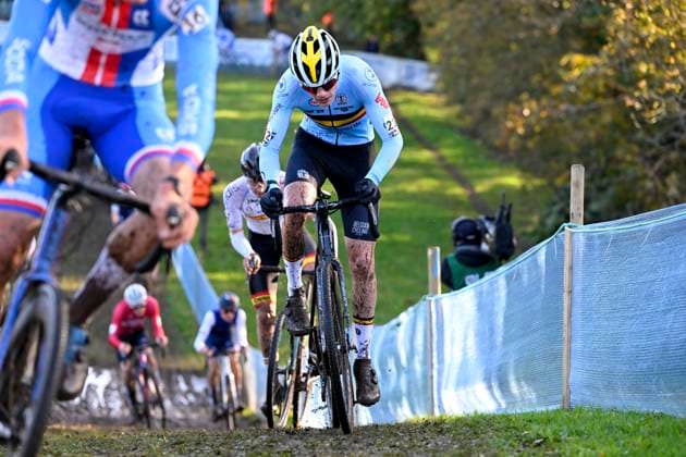 2023 UEC Cyclo-Cross EC PONT-CHATEAU, FRANCE - NOVEMBER 05 : Dekien Miel (BEL) in action during the 2023 UEC Cyclo-Cross European Championships for Men Juniors on November 05, 2023 in Pont-Chateau, France, 5 11 2023 Pont-Chateau France  Copyright: xNicoxVereeckenx