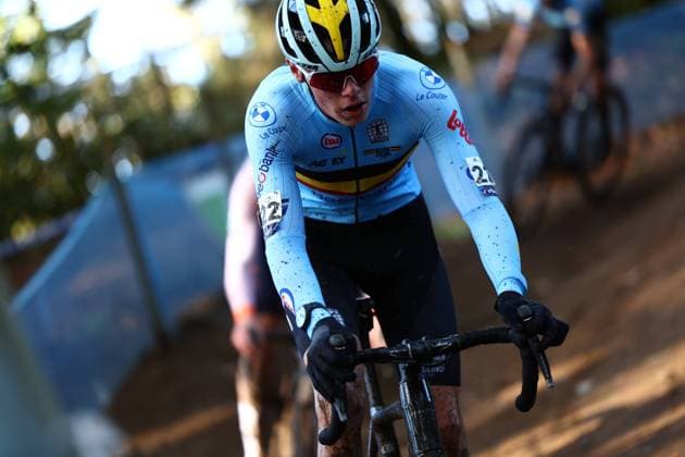 Belgian Miel Dekien pictured in action during the junior men race at the European Championships cyclocross cycling, Sunday 05 November 2023, in Pontchateau, France. DAVIDxPINTENS  x79296387x