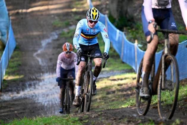 2023 UEC Cyclo-Cross EC PONT-CHATEAU, FRANCE - NOVEMBER 05 : Dekien Miel (BEL) in action during the 2023 UEC Cyclo-Cross European Championships for Men Juniors on November 05, 2023 in Pont-Chateau, France, 5 11 2023 Pont-Chateau France  Copyright: xNicoxVereeckenx