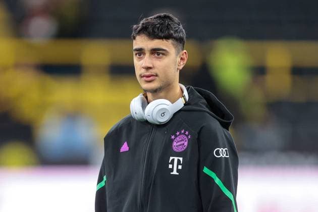 04 11 2023, Football, Season 2023 2024, 1 Bundesliga, Matchday 10, Borussia Dortmund FC Bayern Munich, Aleksandar Pavlovic FC Bayern Munich , Dortmund Signal Iduna Park NRW Germany xRHR PHOTO DEx Copyright: DennisxEwert RHR-FOTOx RHR-FOTO DE