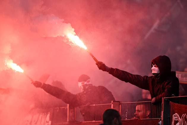 2 Bundesliga Hannover 06 Eintracht Braunschweig on 05 11 2023 at the HDI Arena in Hannover Fans Ultras of Hannover send out Bengal fire MT