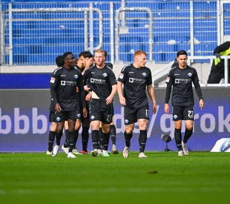 SC Paderborn celebrating after Adriano Grimaldis goal for 0 1 SC Paderborn, 39 , GER, Karlsruher SC vs SC Paderborn, Sport, Soccer, Men, 2 Bundesliga, Matchday 12, Season 2023 2024, 05 11 2023, DFL REGULATES PROHIBIT ANY USE OF PHOTOGRAPHS AS IMAGE SEQUENCES AND OR QUASI VIDEO GER, Karlsruher SC vs SC Paderborn, Sport, Football, Men, 2 Bundesliga, Matchday 12, Season 2023 2024, 05 11 2023, Karlsruhe Copyright: xEibner-Pressefoto SilasxSchuellex EP_SSR