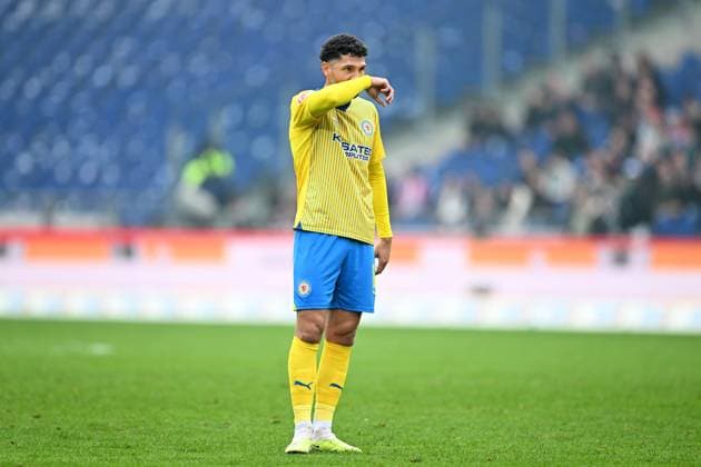 2 Bundesliga Hannover 06 Eintracht Braunschweig on 05 11 2023 at the HDI Arena in Hannover Kaan Caliskaner Braunschweig dissatisfied, disappointed, disappointed, dejected MT