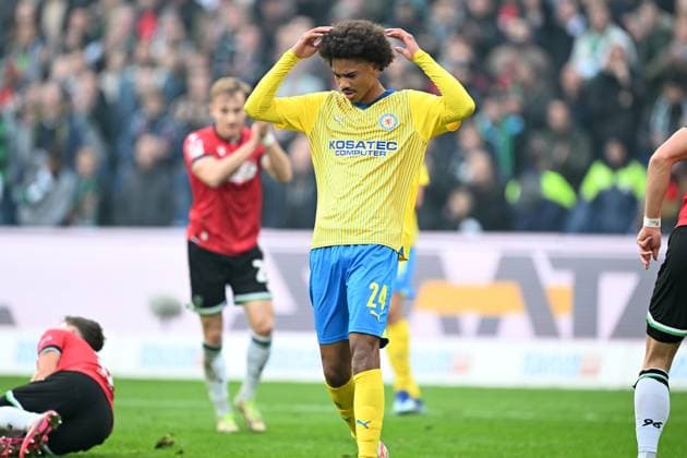 2 Bundesliga Hannover 06 Eintracht Braunschweig on 05 11 2023 at the HDI Arena in Hannover Sidi Sane Braunschweig dissatisfied, disappointed, disappointed, dejected MT