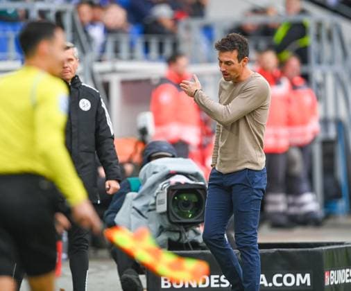 Christian Eichner Karlsruher SC, Head coach gesticulates and gets upset, GER, Karlsruher SC vs SC Paderborn, Sport, Soccer, Men, 2 Bundesliga, Matchday 12, Season 2023 2024, 05 11 2023, DFL REGULATES PROHIBIT ANY USE OF PHOTOGRAPHS AS IMAGE SEQUENCES AND OR QUASI VIDEO GER, Karlsruher SC vs SC Paderborn, Sport, Football, Men, 2 Bundesliga, Matchday 12, Season 2023 2024, 05 11 2023, Karlsruhe Copyright: xEibner-Pressefoto SilasxSchuellex EP_SSR