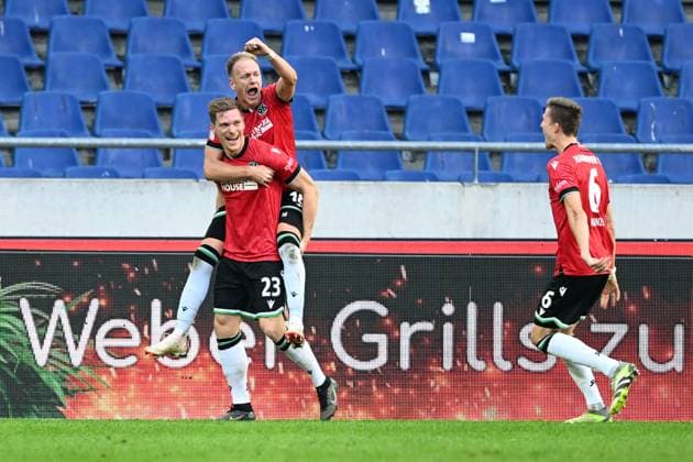 2 Bundesliga Hannover 06 Eintracht Braunschweig on 05 11 2023 at the HDI Arena in Hannover Cheering, goal celebration, goal scorer, goal scorer Marcel Halstenberg Hannover 96 cheers after his goal to 2 0 with Havard Nielsen Hannover 96 and Fabian Kunze Hannover 96 MT