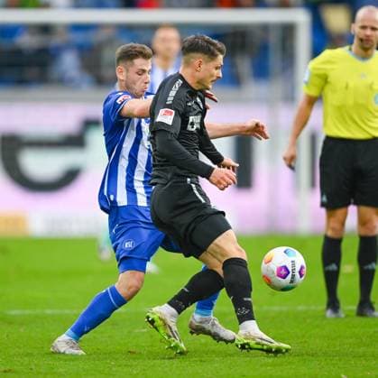 Leon Jensen Karlsruher SC, 6, left tackle Florent Muslija SC Paderborn, 30 , GER, Karlsruher SC vs SC Paderborn, Sport, Football, Men, 2 Bundesliga, Matchday 12, Season 2023 2024, 05 11 2023, DFL REGULATES PROHIBIT ANY USE OF PHOTOGRAPHS AS IMAGE SEQUENCES AND OR QUASI VIDEO GER, Karlsruher SC vs SC Paderborn, Sport, Football, Men, 2 Bundesliga, Matchday 12, Season 2023 2024, 05 11 2023, Karlsruhe Copyright: xEibner-Pressefoto SilasxSchuellex EP_SSR