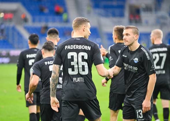 SC Paderborn celebrates after Felix Platte SC Paderborns goal for 0 2, 36 , GER, Karlsruher SC vs SC Paderborn, Sport, Soccer, Men, 2 Bundesliga, Matchday 12, Season 2023 2024, 05 11 2023, DFL REGULATES PROHIBIT ANY USE OF PHOTOGRAPHS AS IMAGE SEQUENCES AND OR QUASI VIDEO GER, Karlsruher SC vs SC Paderborn, Sport, Football, Men, 2 Bundesliga, Matchday 12, Season 2023 2024, 05 11 2023, Karlsruhe Copyright: xEibner-Pressefoto SilasxSchuellex EP_SSR
