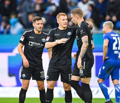 SC Paderborn celebrates after Felix Plattes goal SC Paderborn, 36 to 0 3, GER, Karlsruher SC vs SC Paderborn, Sport, Football, Men, 2 Bundesliga, Matchday 12, Season 2023 2024, 05 11 2023, DFL REGULATES PROHIBIT ANY USE OF PHOTOGRAPHS AS IMAGE SEQUENCES AND OR QUASI VIDEO GER, Karlsruher SC vs SC Paderborn, Sport, Football, Men, 2 Bundesliga, Matchday 12, Season 2023 2024, 05 11 2023, Karlsruhe Copyright: xEibner-Pressefoto SilasxSchuellex EP_SSR