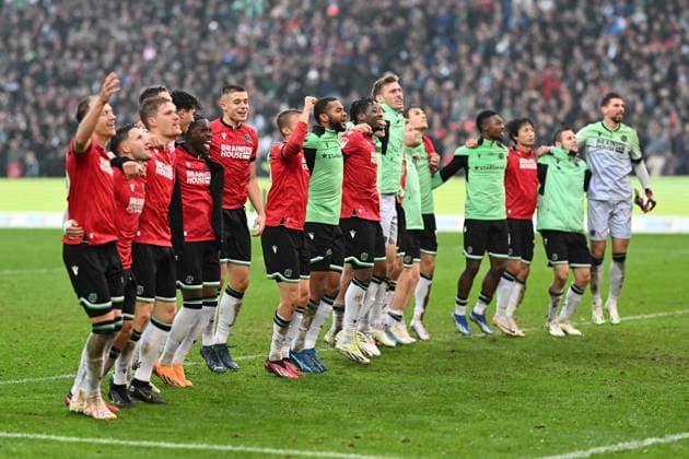 2 Bundesliga Hannover 06 Eintracht Braunschweig on 05 11 2023 at HDI Arena in Hannover Hannover 96 players cheer after the derby win MT
