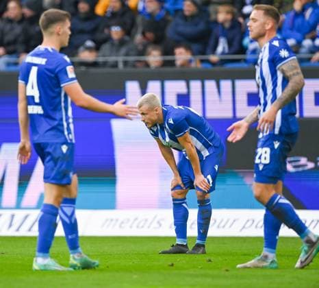 Marco Thiede Karlsruher SC, 21, Center crouches down in disappointment after the game, GER, Karlsruher SC vs SC Paderborn, Sport, Football, Men, 2 Bundesliga, Matchday 12, Season 2023 2024, 05 11 2023, DFL REGULATES PROHIBIT ANY USE OF PHOTOGRAPHS AS IMAGE SEQUENCES AND OR QUASI VIDEO GER, Karlsruher SC vs SC Paderborn, Sport, Football, Men, 2 Bundesliga, Matchday 12, Season 2023 2024, 05 11 2023, Karlsruhe Copyright: xEibner-Pressefoto SilasxSchuellex EP_SSR