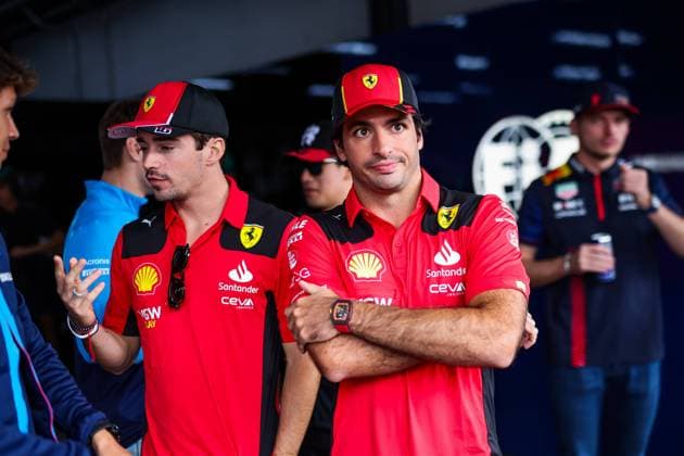 SAINZ Carlos (spa), Scuderia Ferrari SF-23, LECLERC Charles (mco), Scuderia Ferrari SF-23, portrait, during the 2023 Formula 1 Rolex Grande Premio de Sao Paulo, 20th round of the 2023 Formula One World Championship, WM, Weltmeisterschaft from November 3 to 5, 2023 on the Autodromo Josà Carlos Pace, in Sao Paulo, Brazil - F1 - SAO PAULO GRAND PRIX 2023 - RACE DPPI Panoramic 00123045_GOOD9045