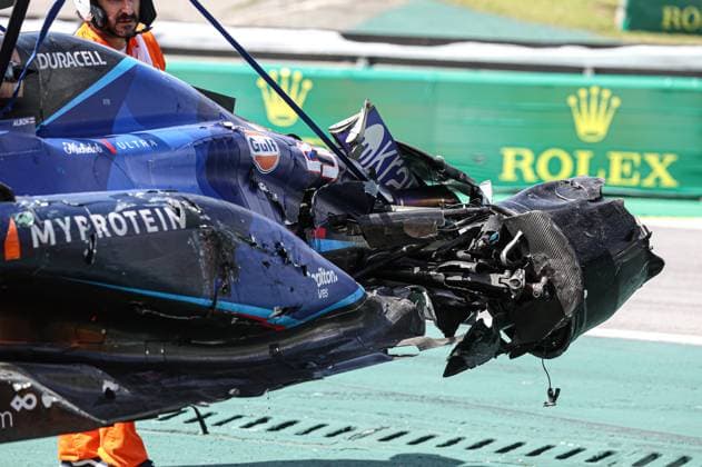 ALBON Alexander (tha), Williams Racing FW45, portrait after his crash, accident, during the 2023 Formula 1 Rolex Grande Premio de Sao Paulo, 20th round of the 2023 Formula One World Championship, WM, Weltmeisterschaft from November 3 to 5, 2023 on the Autodromo Josà Carlos Pace, in Sao Paulo, Brazil - F1 - SAO PAULO GRAND PRIX 2023 - RACE DPPI Panoramic G0OD9320 copie