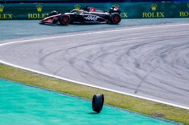 Grande Prêmio F1 São Paulo 2023 SÃO PAULO, SP - 05.11.2023: GRANDE PRÊMIO F1 SÃO PAULO 2023 - Rolex Grand Prix of Formula 1 São Paulo 2023, this Sunday (05), at the Autódromo de Interlagos, south of the capital of São Paulo. In the photo, an accident at the start involving the pilots, Kevin Magnussen 20, HAAS and Alexander Albon 23, WILLIAMS. (Photo: Aloisio Mauricio Fotoarena) x2457815x  AloisioxMauricio