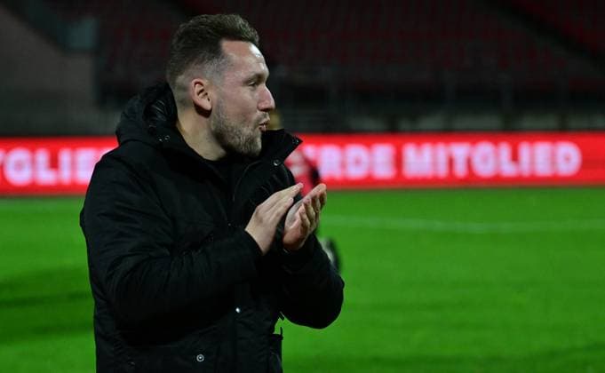 05 11 2023 Soccer season 2023 2024 1 Women Soccer Bundesliga 06 Matchday 1 FC Nürnberg FCN Club 1 FC Köln Sportfoto Zink xwoxzix Thomas Oostendorp Coach 1 FC Nürnberg FCN applauds claps