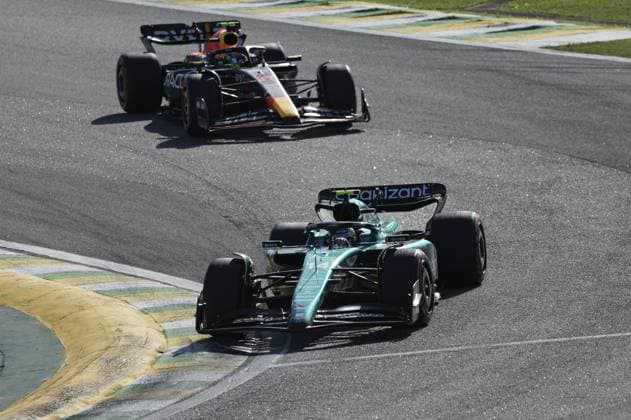 14 ALONSO Fernando (spa), Aston Martin F1 Team AMR23, action 11 PEREZ Sergio (mex), Red Bull Racing RB19, action during the 2023 Formula 1 Rolex Grande Premio de Sao Paulo, 20th round of the 2023 Formula One World Championship, WM, Weltmeisterschaft from November 3 to 5, 2023 on the Autodromo Josà Carlos Pace, in Sao Paulo, Brazil - F1 - SAO PAULO GRAND PRIX 2023 - RACE DPPI Panoramic G0OD9497 copie