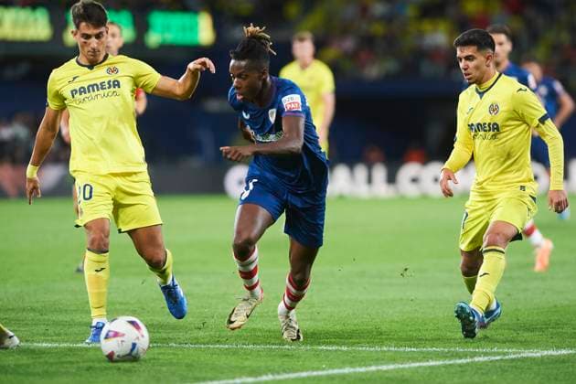 Spain, Vila real, 05 11 2023, Estadio de la Ceramica, Villarreal CF v Athletic Club LaLiga EA Sports Matchday 12, Ramon Terrats FC Villarreal , Nico Williams JR Athletic Club Bilbao and Ilias Akhomach FC Villarreal battle for the ball Vila real Estadio de la Ceramica Spain  eu-images-078