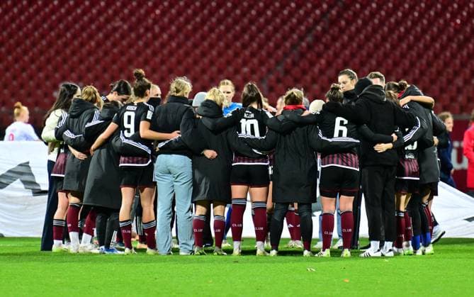 05 11 2023 Soccer Season 2023 2024 1 Women Soccer Bundesliga 06 Matchday 1 FC Nürnberg FCN Club 1 FC Köln Sportfoto Zink xwoxzix Team Circle Team Team FCN after the end of the match