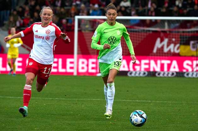 2023 24 BL Women FC Bayern Munich Women vs VfL Wolfsburg 6 Matchday on 05 11 2023 in Munich FC Bayern Campus SCHÜLLER Lea FC Bayern 11 , RAUCH Felicitas VfL Wolfsburg 13 , sportworld Munich FC Bayern Campus Bayern Germany
